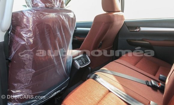 Buy Import Toyota Hilux White Car in Import - Dubai in Iles Buy Import Toyota Hilux White Car in Import - Dubai in Iles