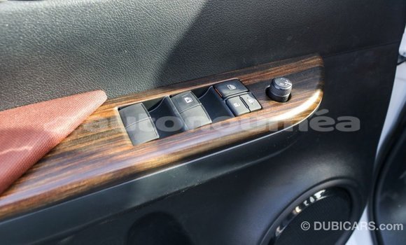 Buy Import Toyota Hilux White Car in Import - Dubai in Iles Buy Import Toyota Hilux White Car in Import - Dubai in Iles