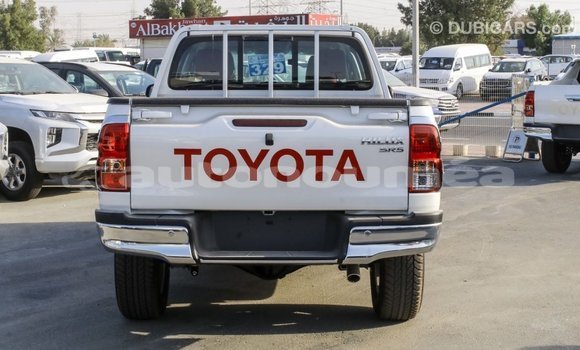 Buy Import Toyota Hilux White Car in Import - Dubai in Iles Buy Import Toyota Hilux White Car in Import - Dubai in Iles