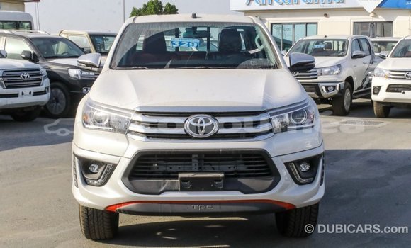 Buy Import Toyota Hilux White Car in Import - Dubai in Iles Buy Import Toyota Hilux White Car in Import - Dubai in Iles
