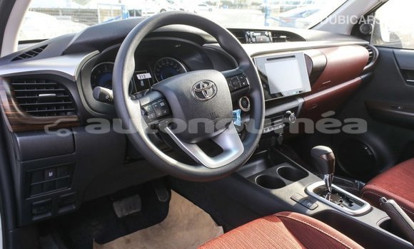 Buy Import Toyota Hilux White Car in Import - Dubai in Iles Buy Import Toyota Hilux White Car in Import - Dubai in Iles