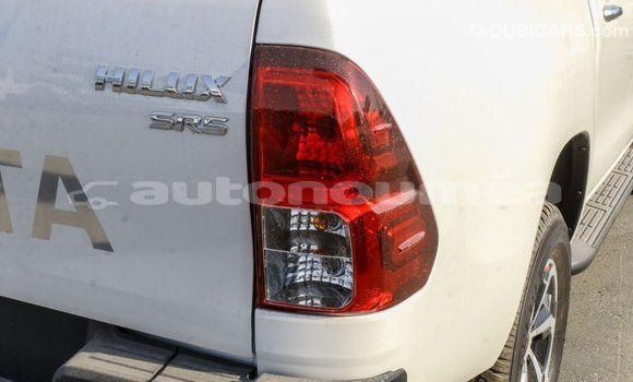 Buy Import Toyota Hilux White Car in Import - Dubai in Iles Buy Import Toyota Hilux White Car in Import - Dubai in Iles