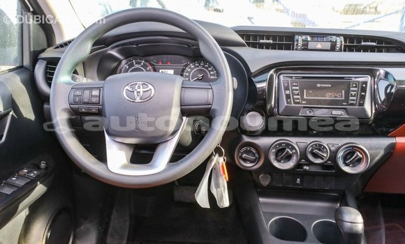 Buy Import Toyota Hilux White Car in Import - Dubai in Iles Buy Import Toyota Hilux White Car in Import - Dubai in Iles