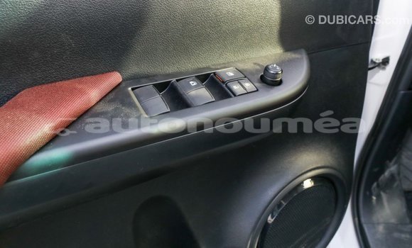 Buy Import Toyota Hilux White Car in Import - Dubai in Iles Buy Import Toyota Hilux White Car in Import - Dubai in Iles