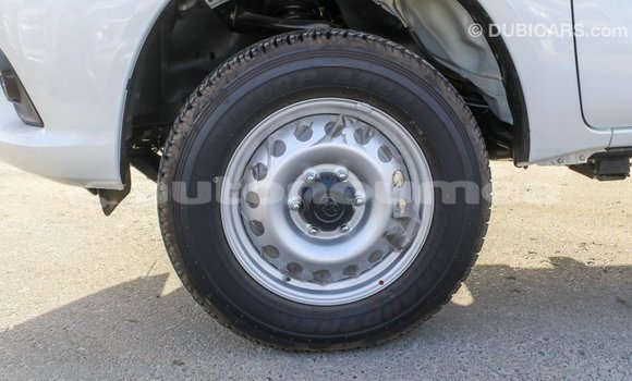Buy Import Toyota Hilux White Car in Import - Dubai in Iles Buy Import Toyota Hilux White Car in Import - Dubai in Iles