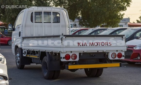 Buy Import Kia Carens White Car in Import - Dubai in Iles Buy Import Kia Carens White Car in Import - Dubai in Iles