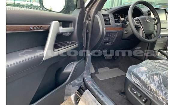Buy Import Toyota Land Cruiser Other Car in Import - Dubai in Iles Buy Import Toyota Land Cruiser Other Car in Import - Dubai in Iles