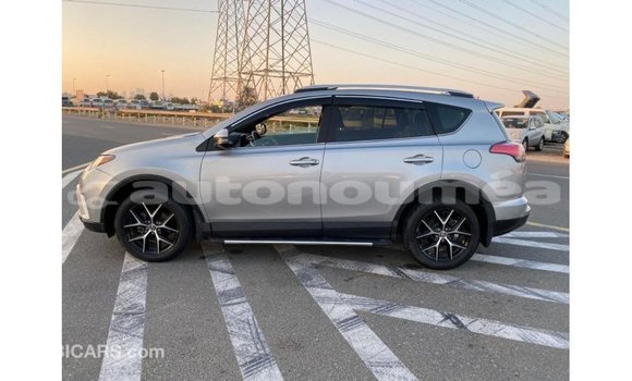 Acheter Import Utilitaire Toyota HiAce Autre à Import - Dubai, Iles Acheter Import Utilitaire Toyota HiAce Autre à Import - Dubai, Iles