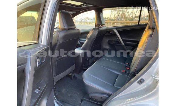 Acheter Import Utilitaire Toyota HiAce Autre à Import - Dubai, Iles Acheter Import Utilitaire Toyota HiAce Autre à Import - Dubai, Iles