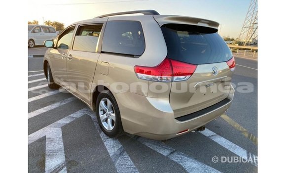 Acheter Import Voiture Toyota Sienna Autre à Import - Dubai, Iles Acheter Import Voiture Toyota Sienna Autre à Import - Dubai, Iles