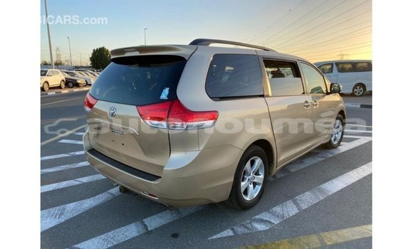 Acheter Import Voiture Toyota Sienna Autre à Import - Dubai, Iles Acheter Import Voiture Toyota Sienna Autre à Import - Dubai, Iles