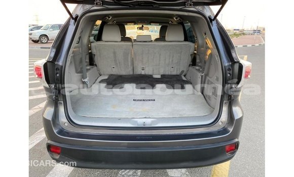 Acheter Import Voiture Toyota Highlander Autre à Import - Dubai, Iles Acheter Import Voiture Toyota Highlander Autre à Import - Dubai, Iles