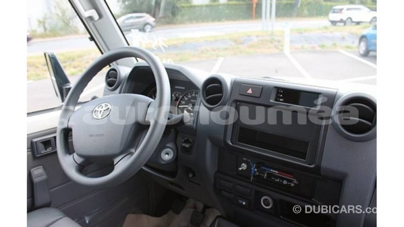 Big with watermark toyota land cruiser iles import dubai 3344