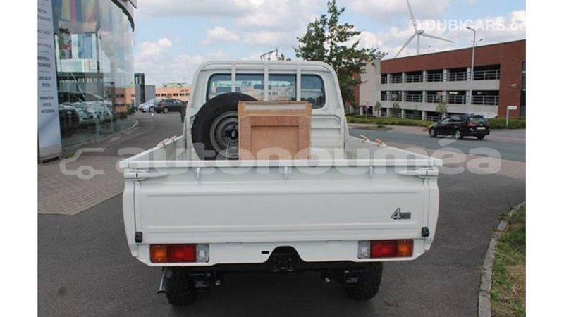Big with watermark toyota land cruiser iles import dubai 3344