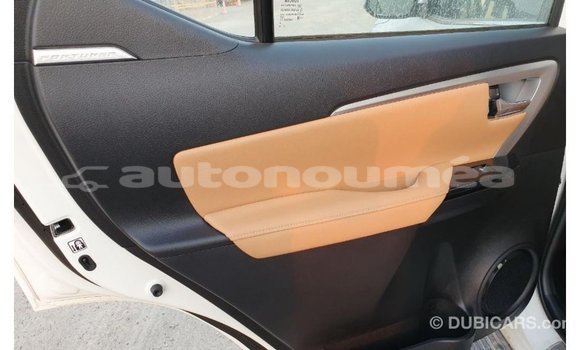 Acheter Import Voiture Toyota Fortuner Blanc à Import - Dubai, Iles Acheter Import Voiture Toyota Fortuner Blanc à Import - Dubai, Iles
