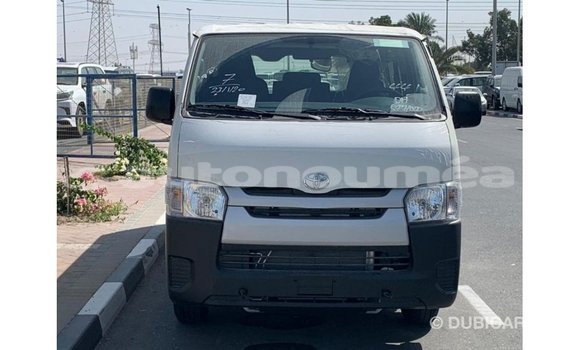 Buy Import Toyota Hiace White Car in Import - Dubai in Iles Buy Import Toyota Hiace White Car in Import - Dubai in Iles