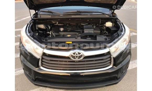 Acheter Import Voiture Toyota Highlander Noir à Import - Dubai, Iles Acheter Import Voiture Toyota Highlander Noir à Import - Dubai, Iles
