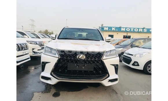 Acheter Import Voiture Lexus LX Blanc à Import - Dubai, Iles Acheter Import Voiture Lexus LX Blanc à Import - Dubai, Iles