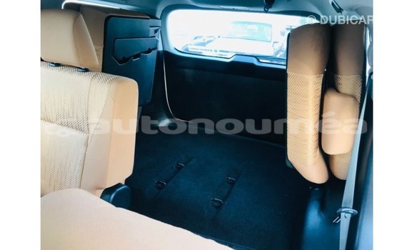 Acheter Import Voiture Toyota Fortuner Blanc à Import - Dubai, Iles Acheter Import Voiture Toyota Fortuner Blanc à Import - Dubai, Iles