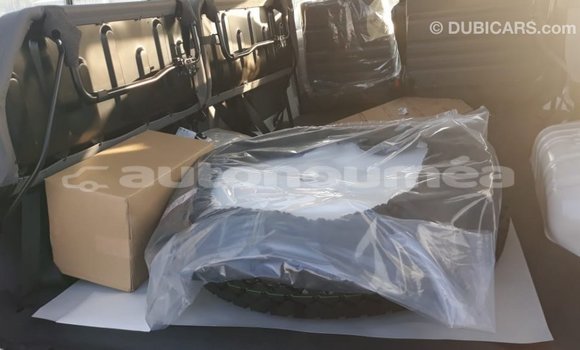 Acheter Import Voiture Toyota Land Cruiser Blanc à Import - Dubai, Iles Acheter Import Voiture Toyota Land Cruiser Blanc à Import - Dubai, Iles