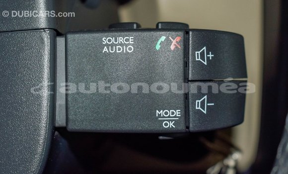 Buy Import Renault Duster White Car in Import - Dubai in Iles Buy Import Renault Duster White Car in Import - Dubai in Iles