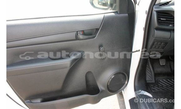 Buy Import Toyota Hilux White Car in Import - Dubai in Iles Buy Import Toyota Hilux White Car in Import - Dubai in Iles