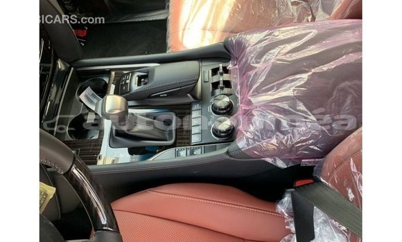 Acheter Import Voiture Lexus LX Noir à Import - Dubai, Iles Acheter Import Voiture Lexus LX Noir à Import - Dubai, Iles