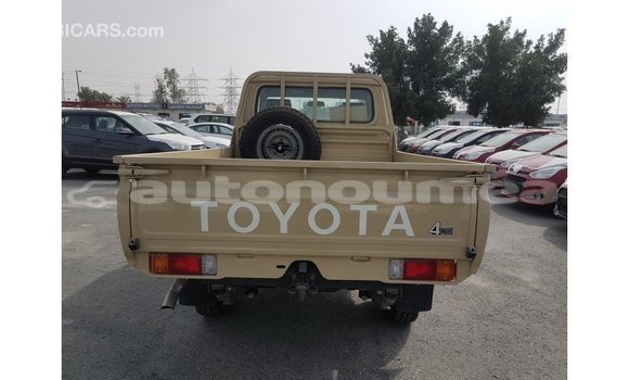 Buy Import Toyota Land Cruiser Beige Car in Import - Dubai in Iles Buy Import Toyota Land Cruiser Beige Car in Import - Dubai in Iles