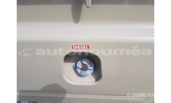 Buy Import Toyota Land Cruiser Beige Car in Import - Dubai in Iles Buy Import Toyota Land Cruiser Beige Car in Import - Dubai in Iles