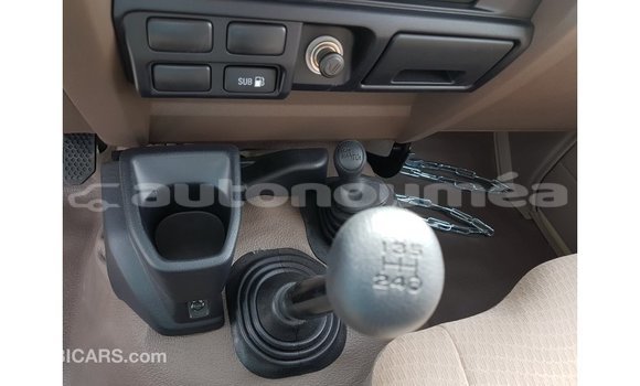 Buy Import Toyota Land Cruiser Beige Car in Import - Dubai in Iles Buy Import Toyota Land Cruiser Beige Car in Import - Dubai in Iles