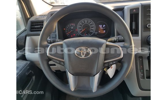 Buy Import Toyota Hiace White Car in Import - Dubai in Iles Buy Import Toyota Hiace White Car in Import - Dubai in Iles