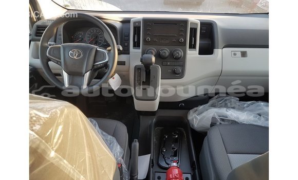 Buy Import Toyota Hiace White Car in Import - Dubai in Iles Buy Import Toyota Hiace White Car in Import - Dubai in Iles