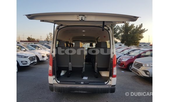 Buy Import Toyota Hiace White Car in Import - Dubai in Iles Buy Import Toyota Hiace White Car in Import - Dubai in Iles