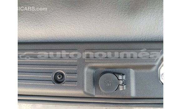 Buy Import Toyota Hiace White Car in Import - Dubai in Iles Buy Import Toyota Hiace White Car in Import - Dubai in Iles