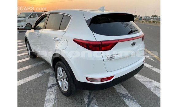 Acheter Import Voiture Kia Sportage Blanc à Import - Dubai, Iles Acheter Import Voiture Kia Sportage Blanc à Import - Dubai, Iles