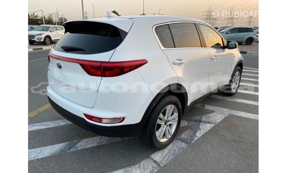 Acheter Import Voiture Kia Sportage Blanc à Import - Dubai, Iles Acheter Import Voiture Kia Sportage Blanc à Import - Dubai, Iles