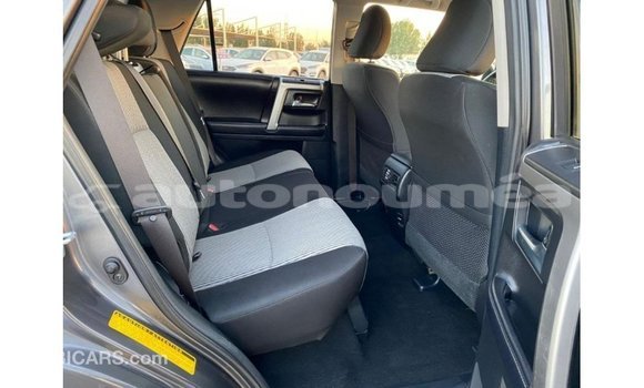 Acheter Import Utilitaire Toyota HiAce Autre à Import - Dubai, Iles Acheter Import Utilitaire Toyota HiAce Autre à Import - Dubai, Iles