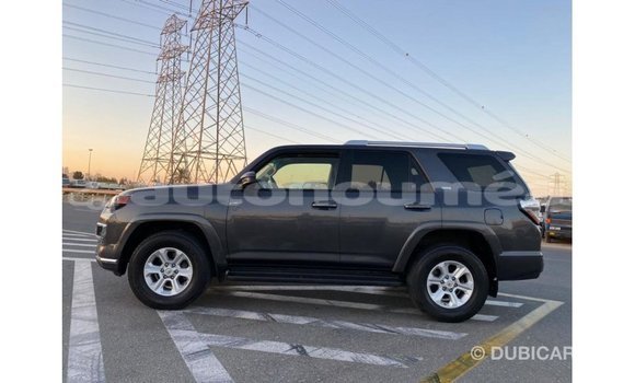 Acheter Import Utilitaire Toyota HiAce Autre à Import - Dubai, Iles Acheter Import Utilitaire Toyota HiAce Autre à Import - Dubai, Iles