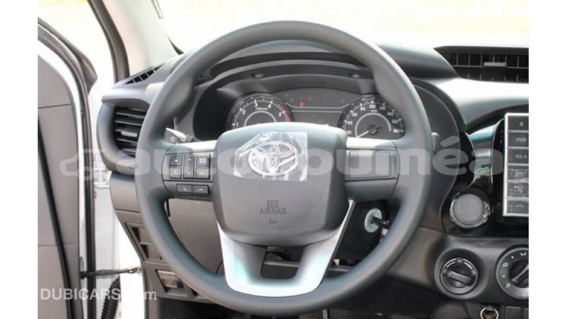 Big with watermark toyota hilux iles import dubai 3380