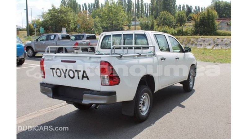 Big with watermark toyota hilux iles import dubai 3380