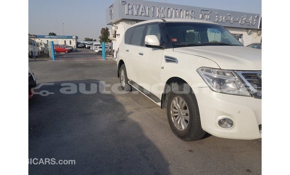 Buy Import Nissan Patrol White Car in Import - Dubai in Iles Buy Import Nissan Patrol White Car in Import - Dubai in Iles