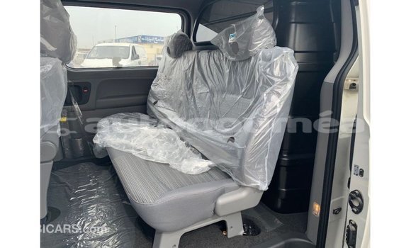 Buy Import Hyundai Cargo White Car in Import - Dubai in Iles Buy Import Hyundai Cargo White Car in Import - Dubai in Iles