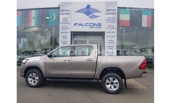 Buy Import Toyota Hilux Other Car in Import - Dubai in Iles Buy Import Toyota Hilux Other Car in Import - Dubai in Iles