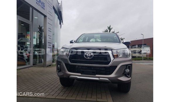 Buy Import Toyota Hilux Other Car in Import - Dubai in Iles Buy Import Toyota Hilux Other Car in Import - Dubai in Iles
