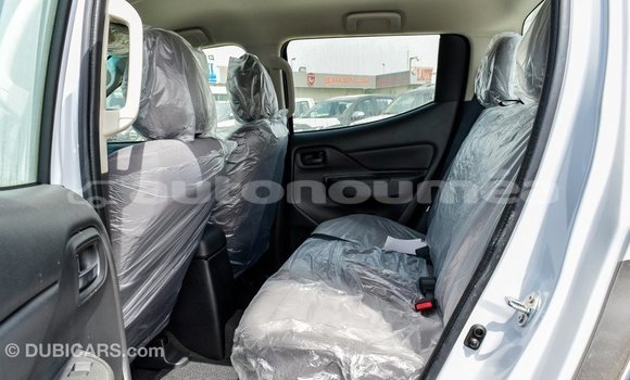 Acheter Import Voiture Mitsubishi L200 Blanc à Import - Dubai, Iles Acheter Import Voiture Mitsubishi L200 Blanc à Import - Dubai, Iles