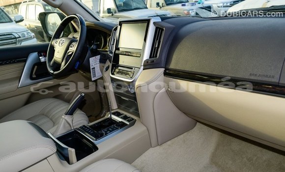 Acheter Import Voiture Toyota Land Cruiser Noir à Import - Dubai, Iles Acheter Import Voiture Toyota Land Cruiser Noir à Import - Dubai, Iles