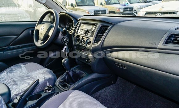 Acheter Import Voiture Mitsubishi L200 Blanc à Import - Dubai, Iles Acheter Import Voiture Mitsubishi L200 Blanc à Import - Dubai, Iles