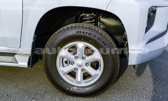 Acheter Import Voiture Mitsubishi L200 Blanc à Import - Dubai, Iles Acheter Import Voiture Mitsubishi L200 Blanc à Import - Dubai, Iles