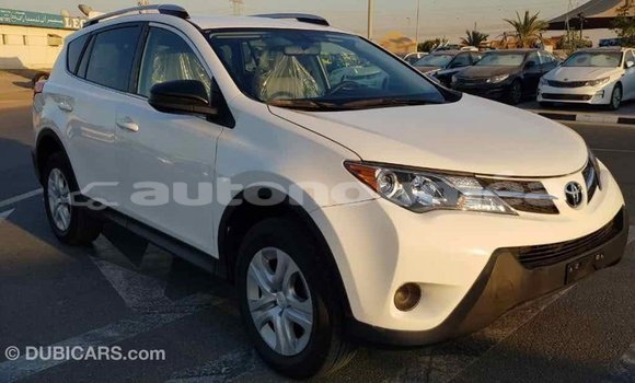 Acheter Import Voiture Toyota RAV4 Blanc à Import - Dubai, Iles Acheter Import Voiture Toyota RAV4 Blanc à Import - Dubai, Iles
