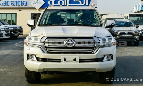 Acheter Import Voiture Toyota Land Cruiser Blanc à Import - Dubai, Iles Acheter Import Voiture Toyota Land Cruiser Blanc à Import - Dubai, Iles